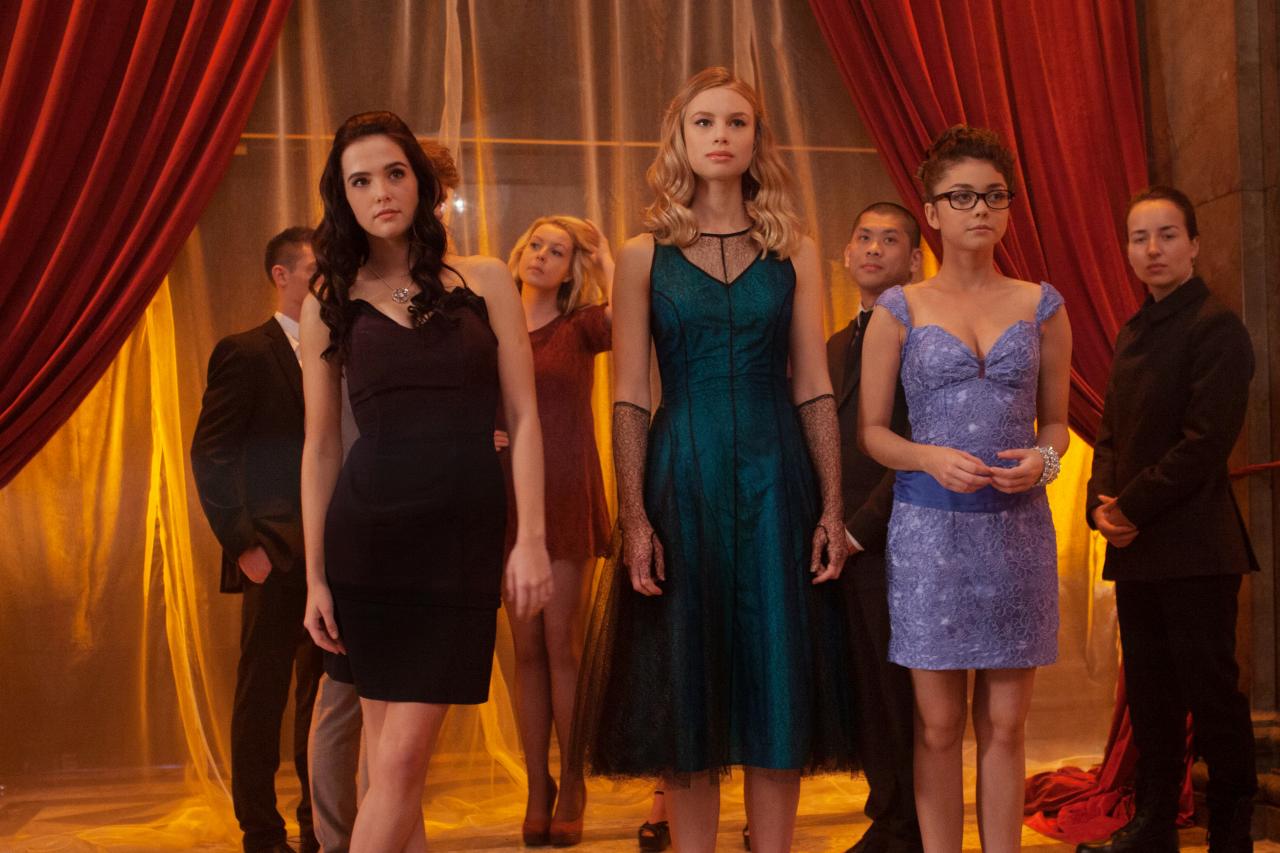 Interview: Director Mark Waters Graduates from ‘Mean Girls’ to ‘Vampire Academy’