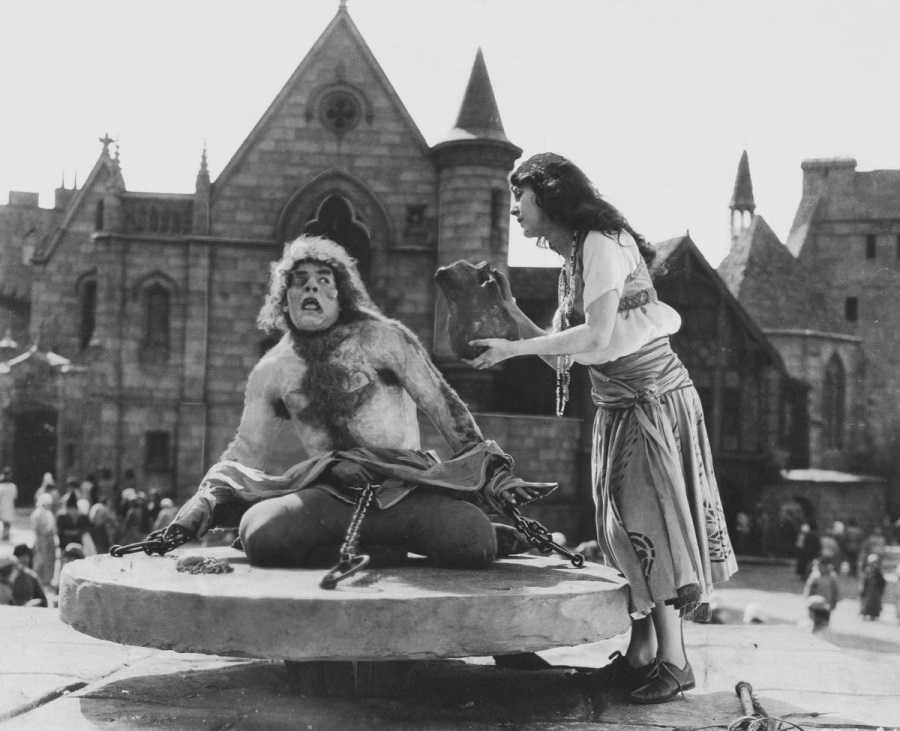 Videophiled Classic: Lon Chaney’s ‘Hunchback,’ Kurosawa’s ‘Fortress’ and DeMille’s ‘Samson’ Debut on Blu